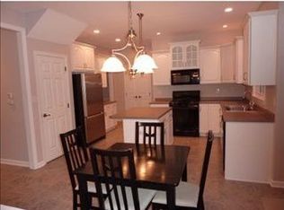 1829 Madison Dr, Coraopolis, PA