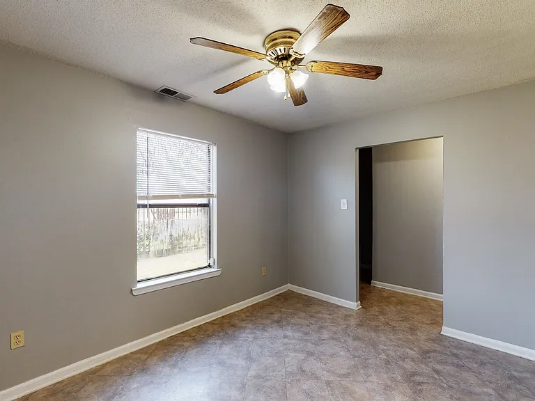 Mill Creek Apartments — Photo 11