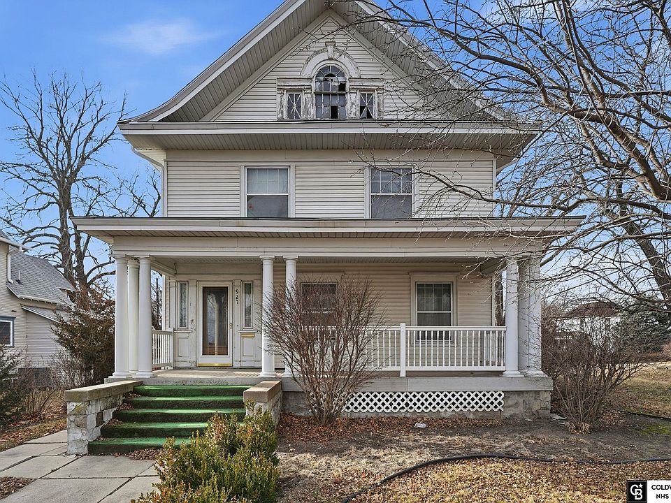 1st image of 927 N Beaver Ave