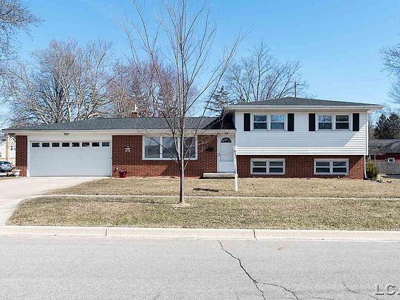 2nd image of 405 College Park Dr