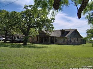 1324 Ilka Rd, Seguin, TX 78155