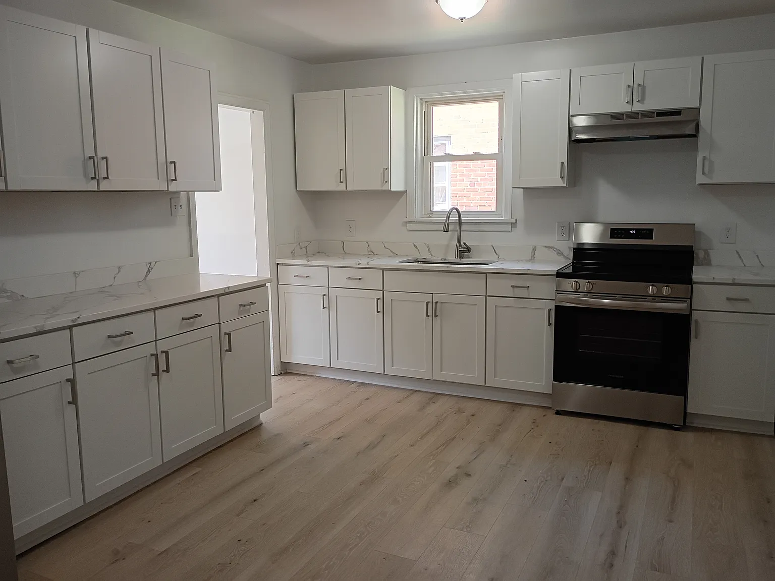 4 bed, 1565 sqft, $1,885 — Photo 4