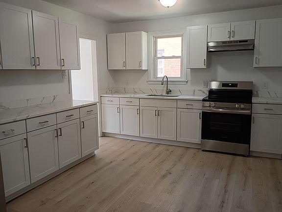 4th image of 1412 Silver Ave