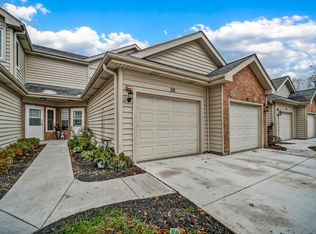 98 Golfview Dr, Glendale Heights, IL 60139