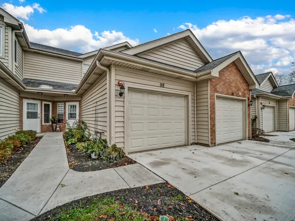 98 Golfview Dr, Glendale Heights, IL 60139