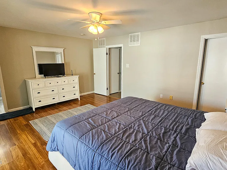 702 Newell Ave — Photo 44