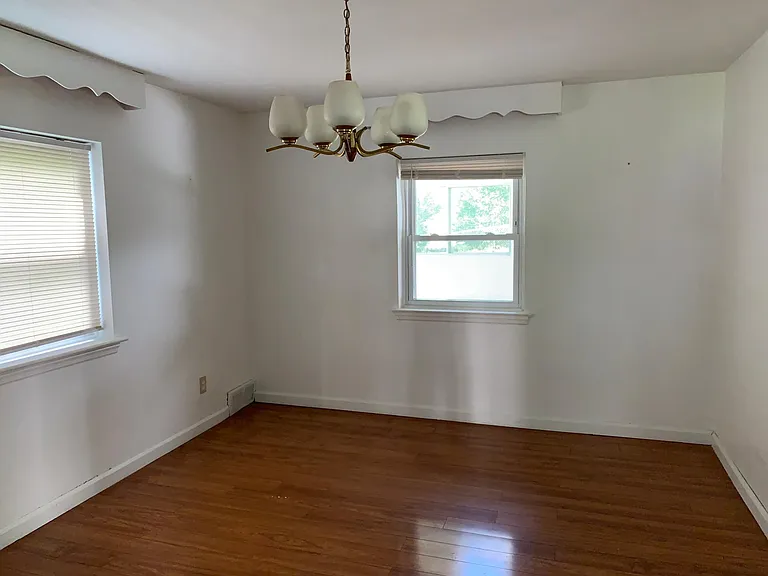 857 Maple Ave — Photo 10