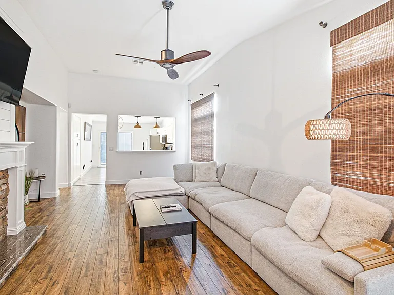 1876 Mesquite Canyon Dr — Photo 8