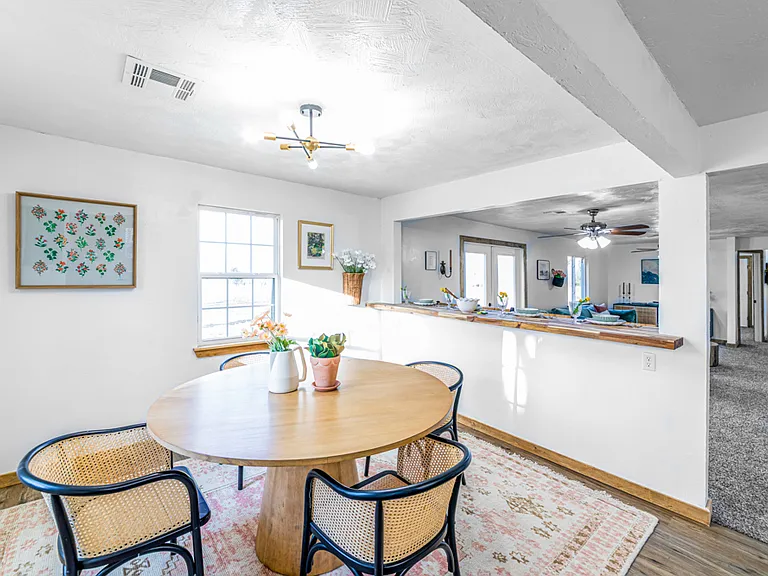 412 N Ripley Rd — Photo 5