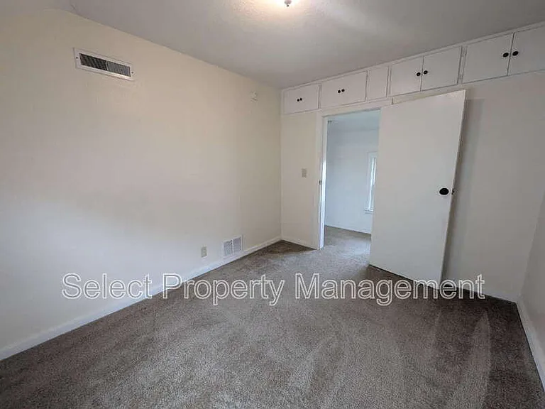 122 W Creighton Ave — Photo 16