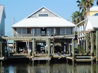 124 Melancon Dr, Golden Meadow, LA 70357