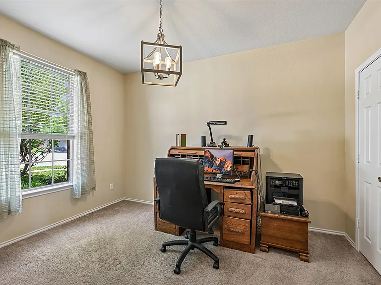 140 Lynn Crest Bnd — Photo 11