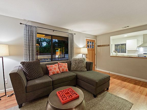 3rd image of 150 Academy Ln