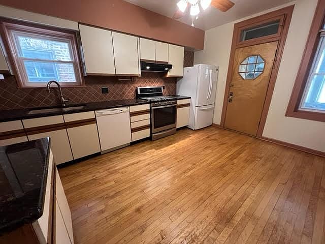 1st image of 5336 N Austin Ave #1