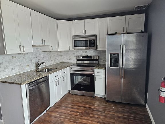 5th image of 724 Warrena Rd #2