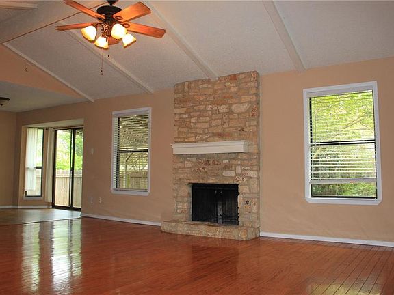 4th image of 11207 Iron Oak Trl