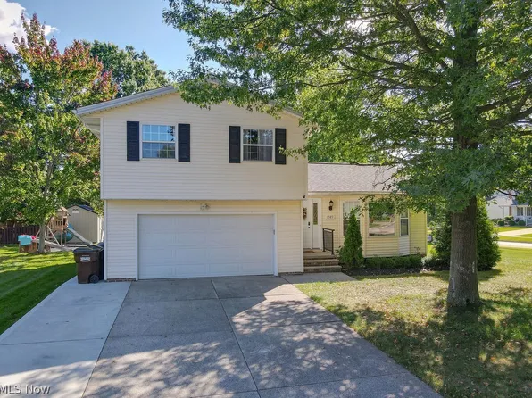 7589 Deer Run Trl, Parma, OH 44130