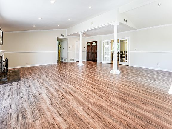 5th image of 20867 Miranda St