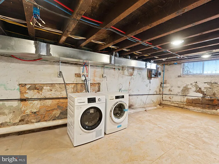 3010 Emerald St — Photo 13
