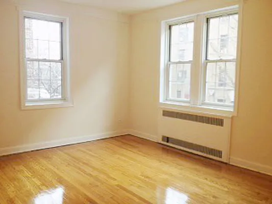 Rented by Eleni Moustakis LREB | media 3