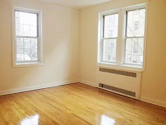 Rented by Eleni Moustakis LREB