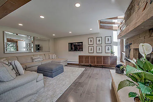 654 Stone Creek Dr — Photo 4