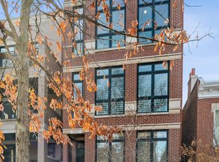 2042 N Racine Ave #301, Chicago, IL 60614