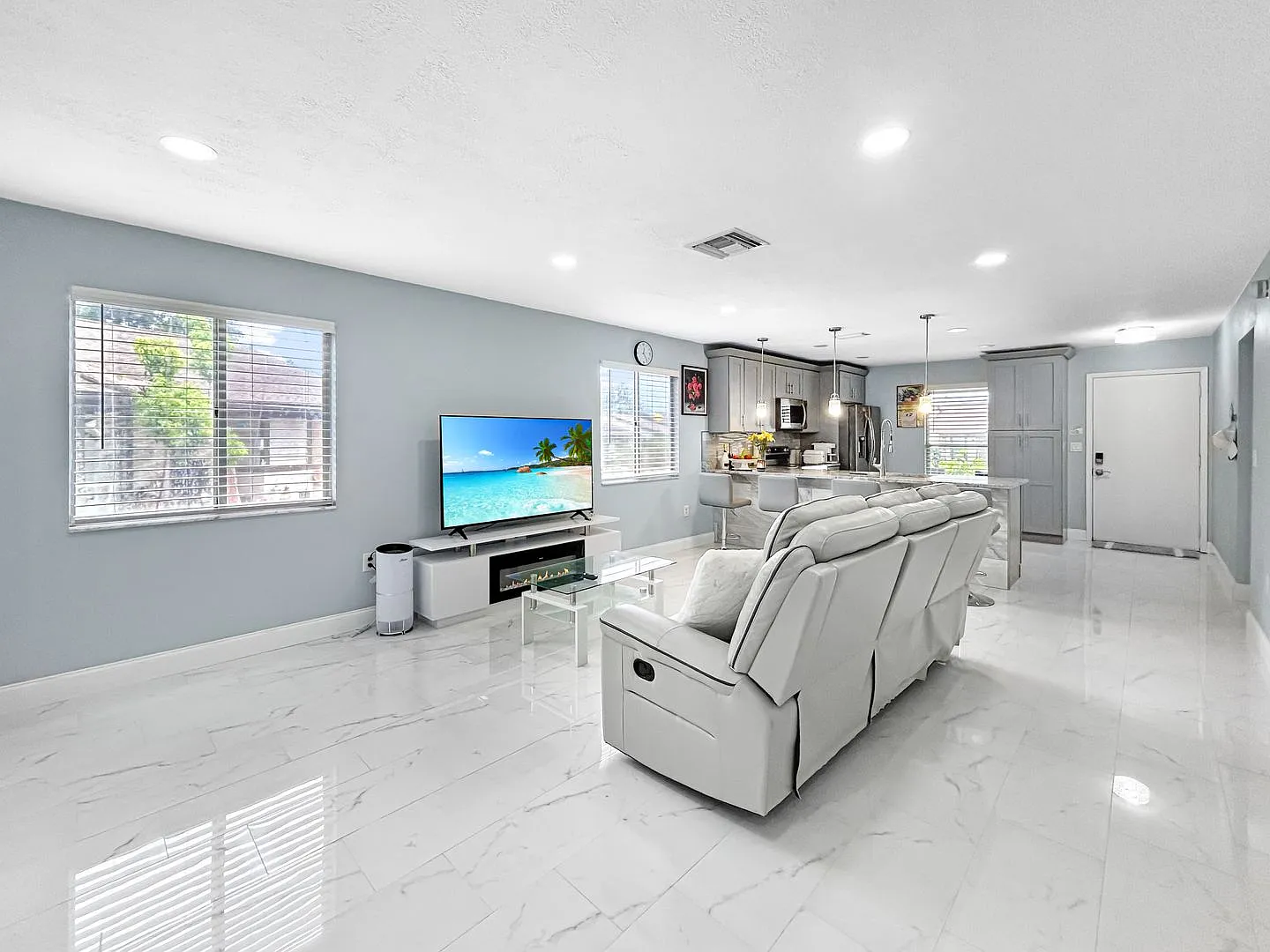 Beautifull 2-Bedroom End-Unit Villa in Palm Harbor! — Photo 4