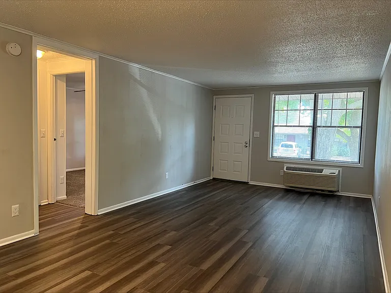 Treeborn Apartments — Photo 15