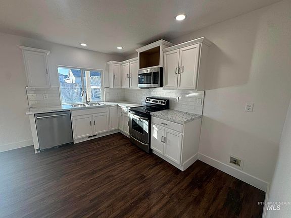 5th image of 16569 Spartan Ave