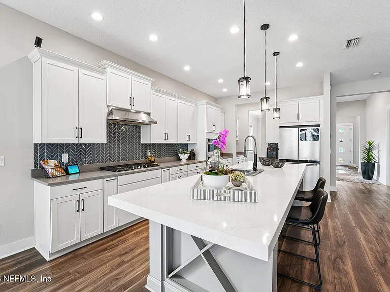 10223 Silverbrook Trl — Photo 17