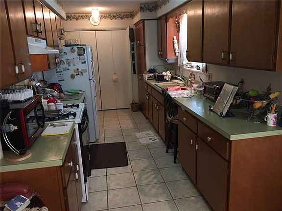 3rd image of 2125 S Clover Dr