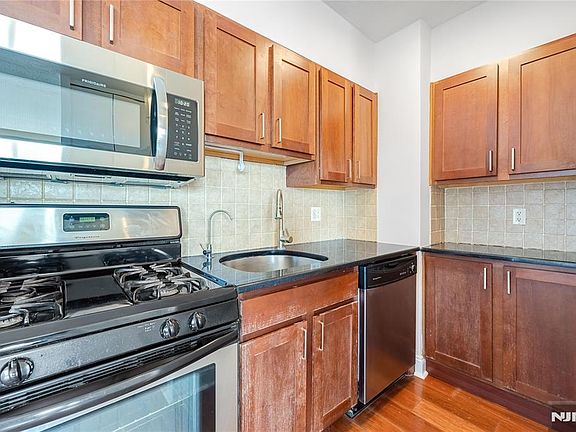 5th image of 4 Horizon Rd APT 1210