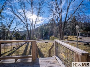 103 Briarberry Ln, Glenville, NC 28736