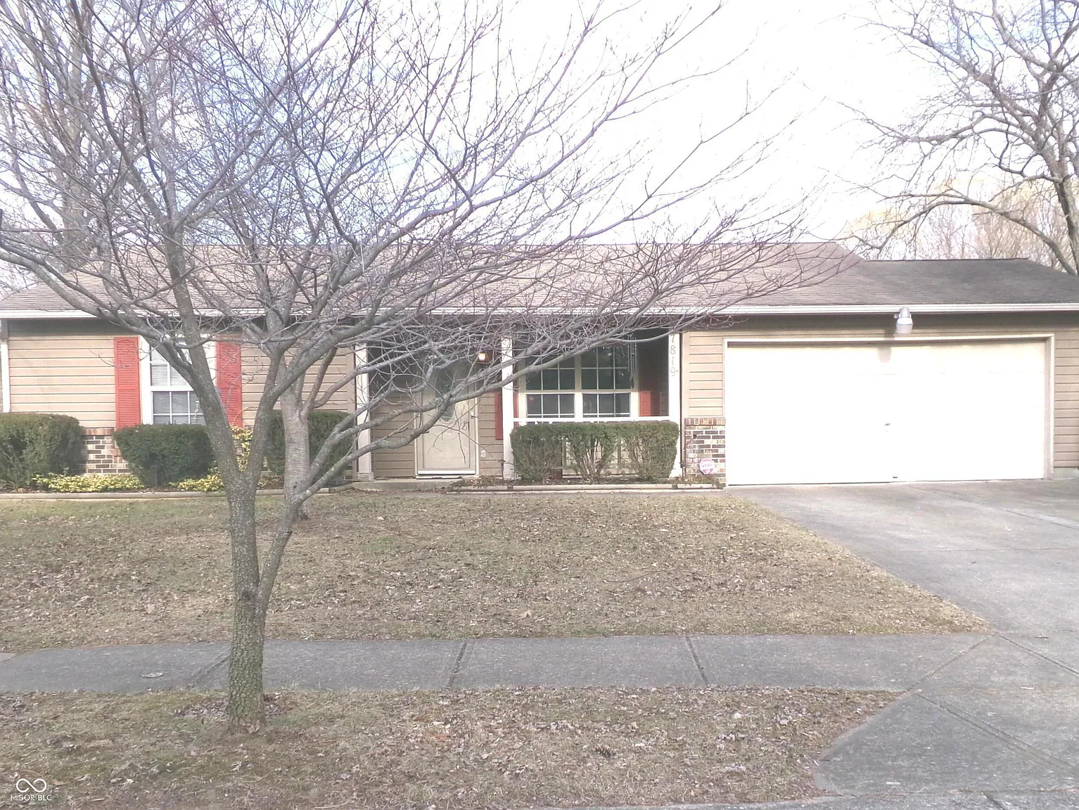 7819 Inverness Dr photo 1