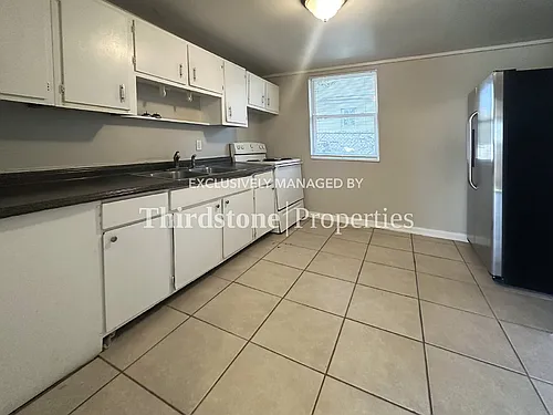 5214 Lexington Ave #B Photo 1