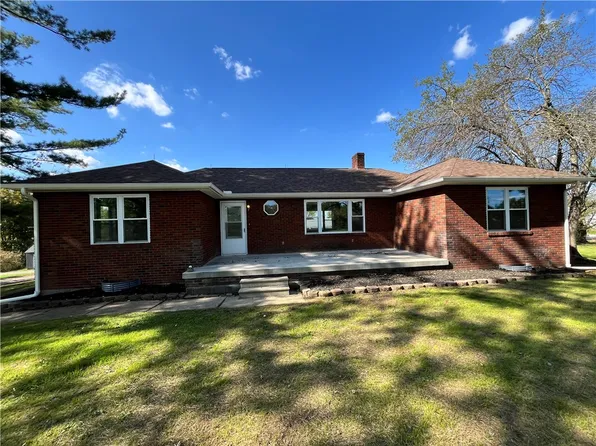 1083 Sandy Lake Rd, Grove City, PA 16127