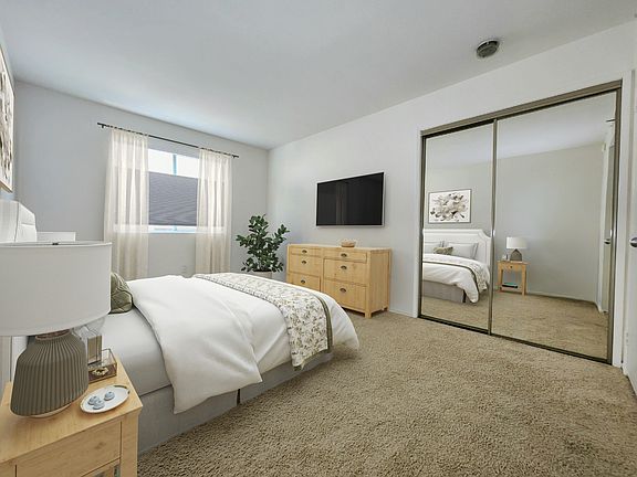3rd image of 1444 S Saltair Ave #2B-2Ba-1274Sqft