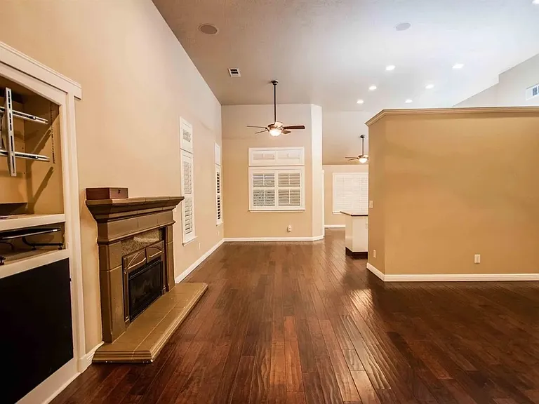 1838 E Shea Dr — Photo 8