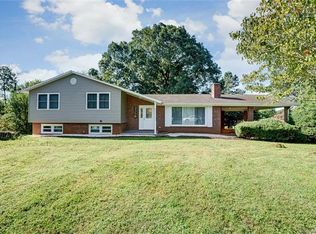 2715 Tiffany St, Conover, NC 28613
