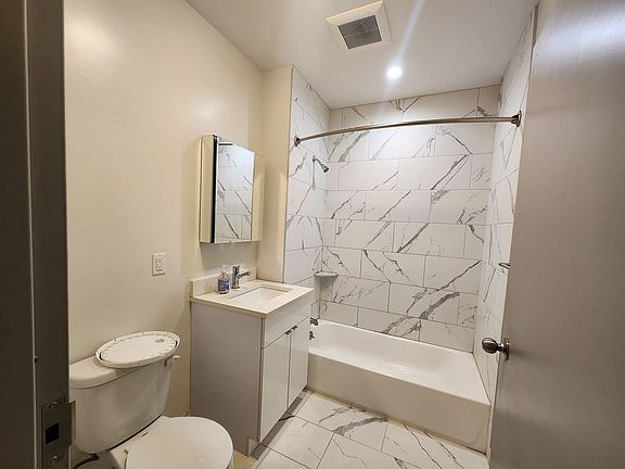 4th image of 3520 Broadway #1E