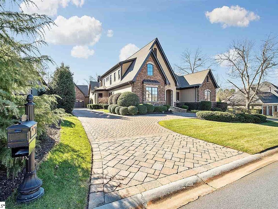 1st image of 8 Rolleston Dr