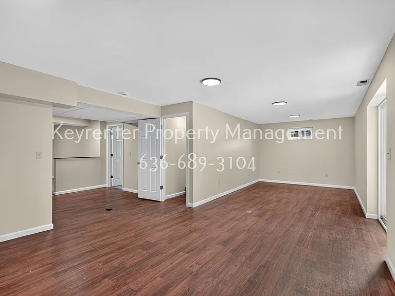 357 Della Dr — Photo 24