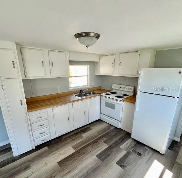 225 Adams St #A — Photo 4