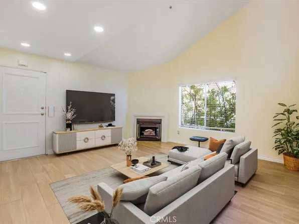 9315 Woodman Ave APT 8, Pacoima, CA 91331