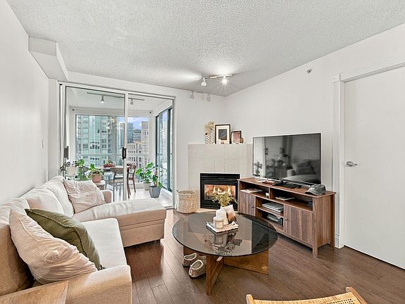 3rd image of 939 Homer St #1803
