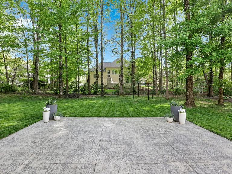 7097 Pleasant Colony Cir — Photo 94