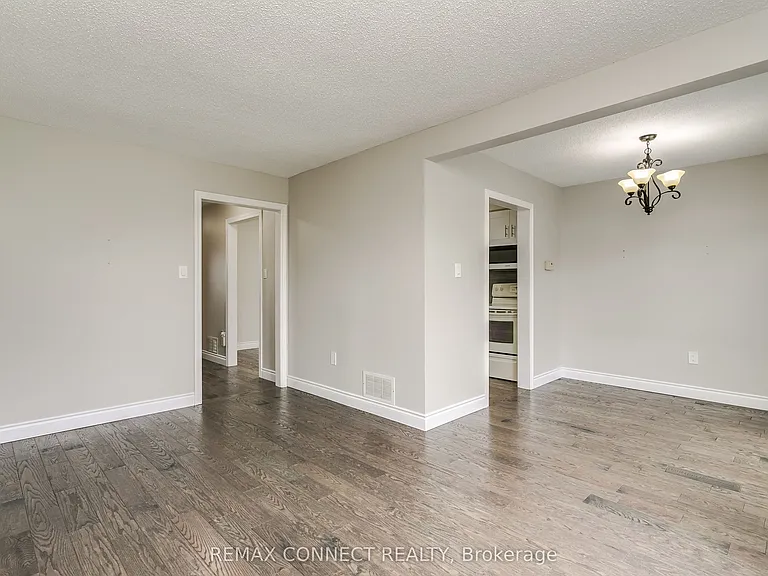 15 Kennedy Dr — Photo 8