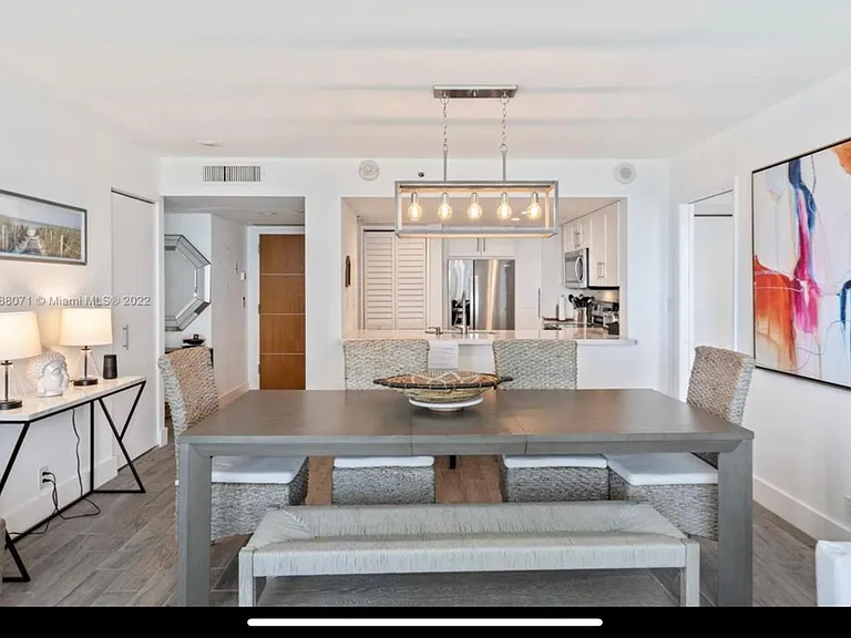 400 S Pointe Dr #1102 — Photo 12
