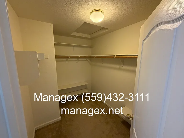 2833 E Cromwell Ave — Photo 24